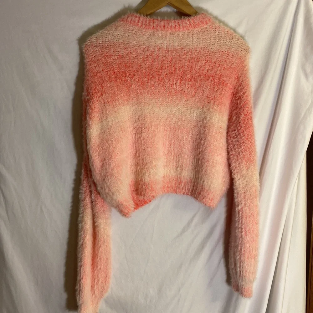 Girls crop style sweater size S. NWT